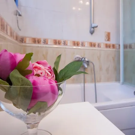City Center Apartment *